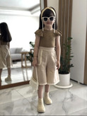 ست تاپ شلوارک 😍 شیک ومجلسی🪷 تک رنگ🤎 جنس تاپ پنبه کبریتی کشسانی دارد ؛شلوارک لنینن با ضمانت کیفیت✅️ مناسب ۲ سال تا ۸ سال سایز۱🪻 قد تاپ ۳۳ پهنا ۲۰ قدشلوارک ۴۱ کمر ۲۲ باکشسانی ۳۳ سایز۲🪻قدتاپ ۳۶ پهنا ۲۲ قدشلوارک۴۴ کمر ۲۴ با کشسانی ۳۴ سایز۳🪻قدتاپ ۳۸ پهنا ۲