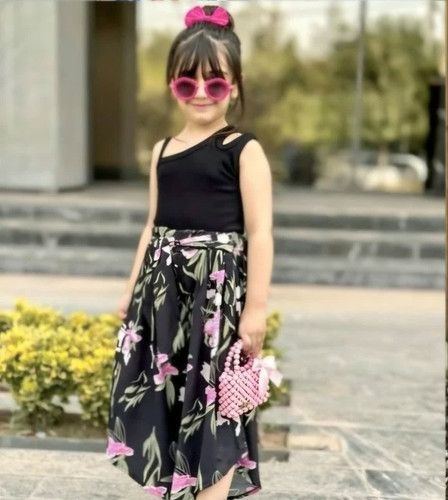 ست کراپ شلوار ساحلی😍 شیک وپرطرفدار🎀 جنس کراپ پنبه کبریتی با کشسانی؛شلوار بوگاتی سبک وخنک 🍋🟩 مناسب ۲ تا ۱۰ سال سایز ۱🩵 قد کراپ ۲۷ پهنا ۲۲ قدشلوار ۵۳ سایز۲🩷 قد کراپ ۲۹ پهنا ۲۳ قدشلوار ۵۶ سایز۳ 🩷 قدکراپ ۳۱ پهنا ۲۴ قدشلوار ۶۰ سایز۴ 🩵 قدکراپ ۳۱ پهنا ۲۶ ق